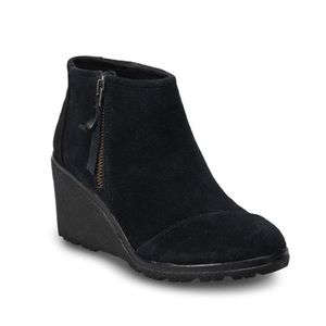 NIB Tom’s Avery Suede Wedge Ankle Booties
